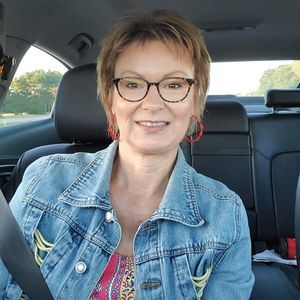 Meet your Posher, Pauline